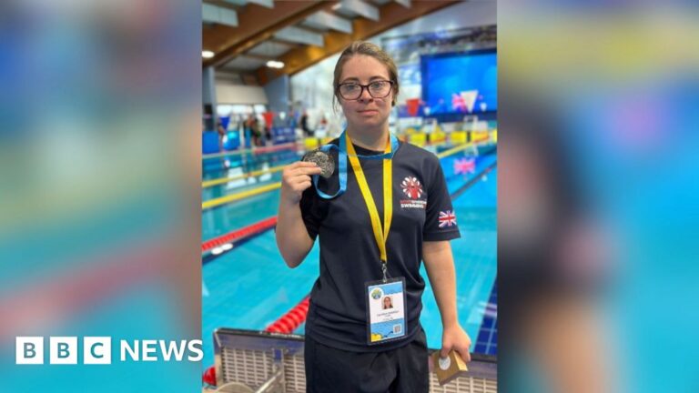 Read more about the article Down’s syndrome swimmer from Somerset says title wins ‘surreal’