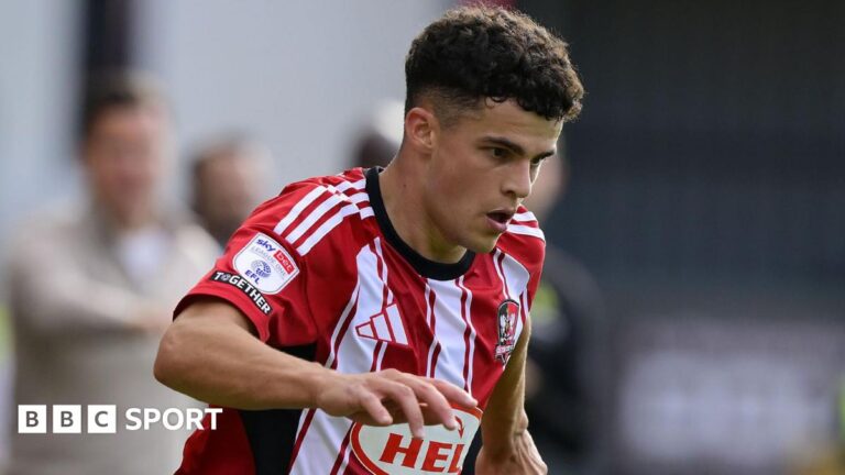 Read more about the article Sonny Cox: Gary Caldwell challenges Exeter striker to score more