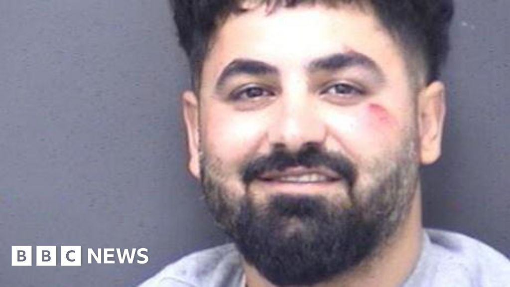 You are currently viewing ‘Shocking’ dashcam footage shows dangerous driver