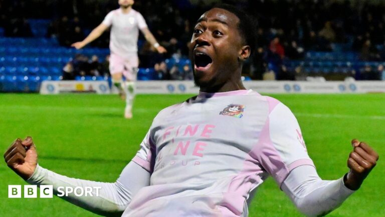 Read more about the article Owen Oseni: Plymouth Argyle striker ‘outstanding’ in Wycombe win