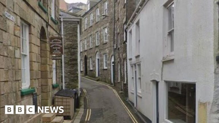 Read more about the article Woman trapped under car in serious car crash in Mevagissey