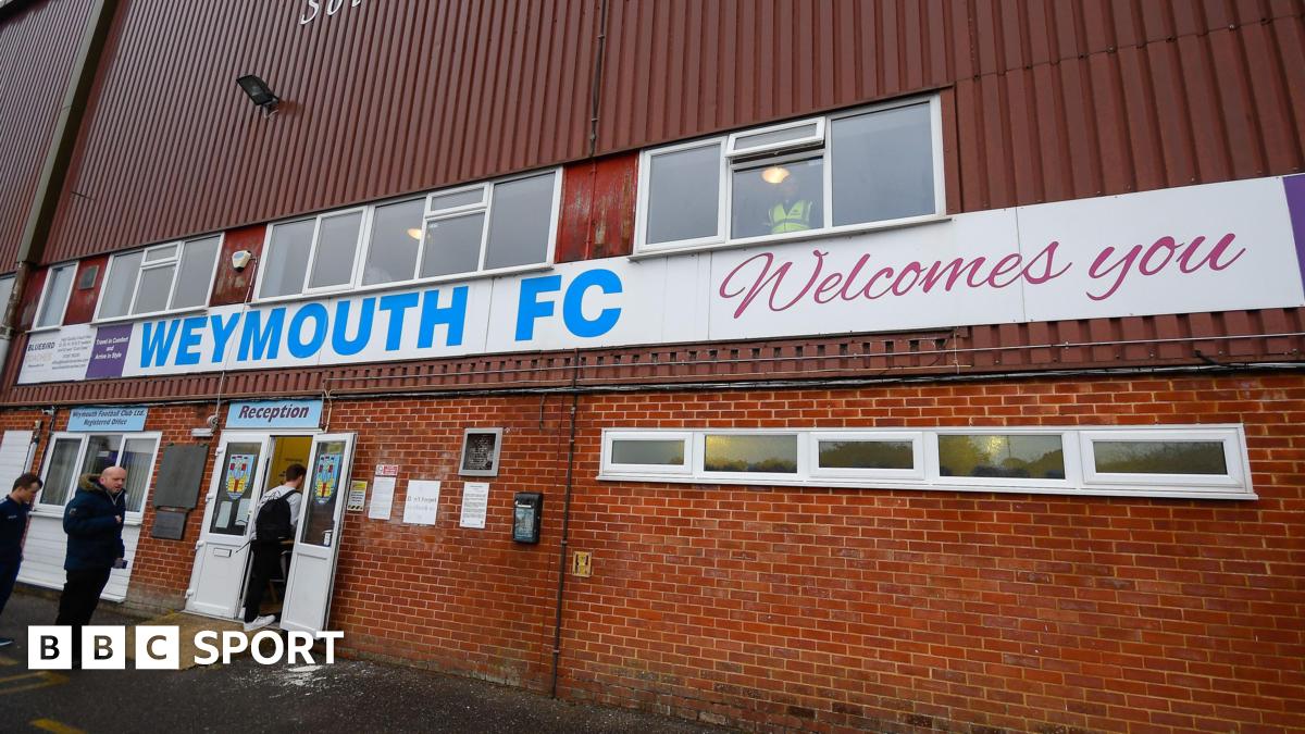 You are currently viewing Weymouth re-hire commentator after sacking him