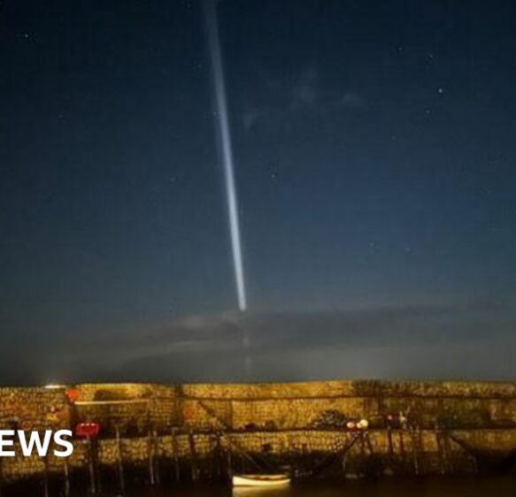 Strange pillar of light linked to Chinese rocket test flight