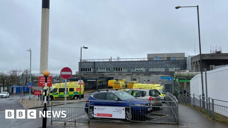 Read more about the article Woman seriously injured in car and van crash in Churchstow