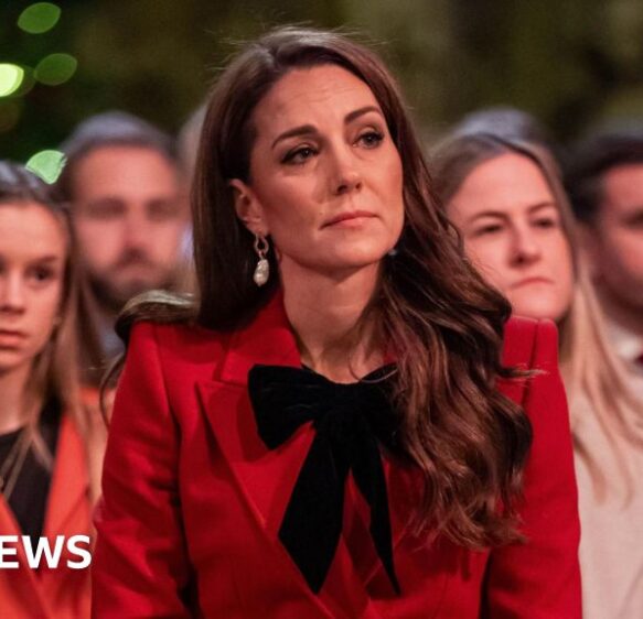 Catherine asks singers for shanty in carol service