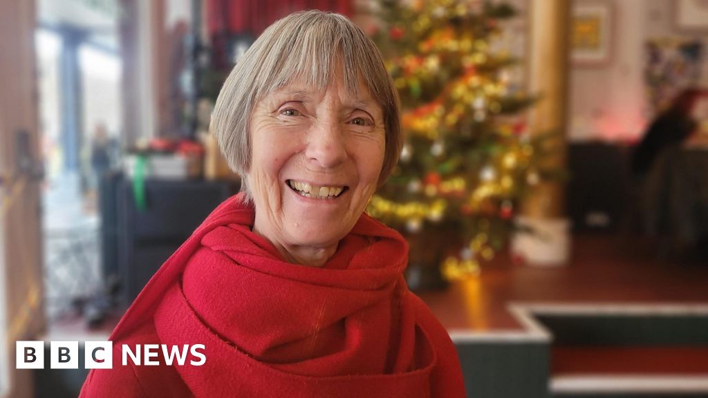 You are currently viewing The 77-year-old Bristol ballet dancer who still love to performs