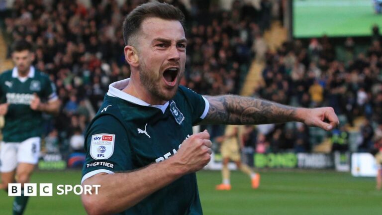 Read more about the article Tom Cleverley: Joe Ralls showed ‘class’ in Plymouth Argyle midfield