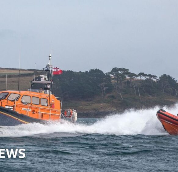 Falmouth Coastguard called to reports of missing teen kayakers