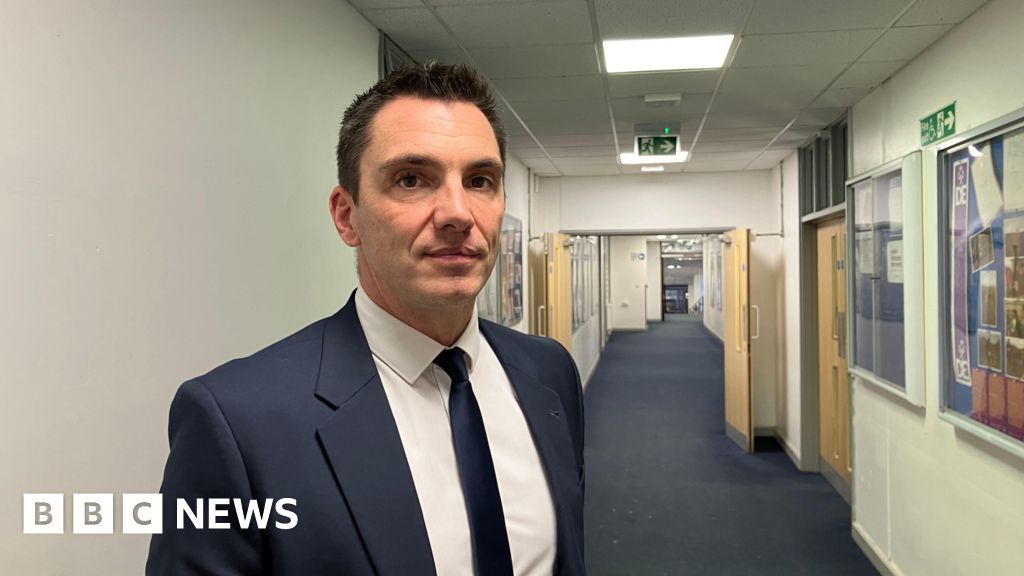 You are currently viewing Bude secondary school reopens following flu outbreak