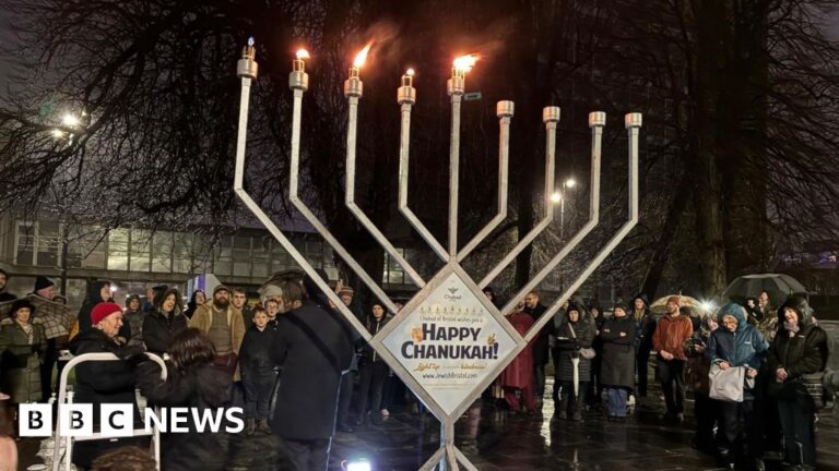 Read more about the article Plymouth Jewish Community CIC begins with Hanukkah event