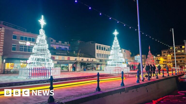 Read more about the article Torbay Cristmas display damaged by people climbing it