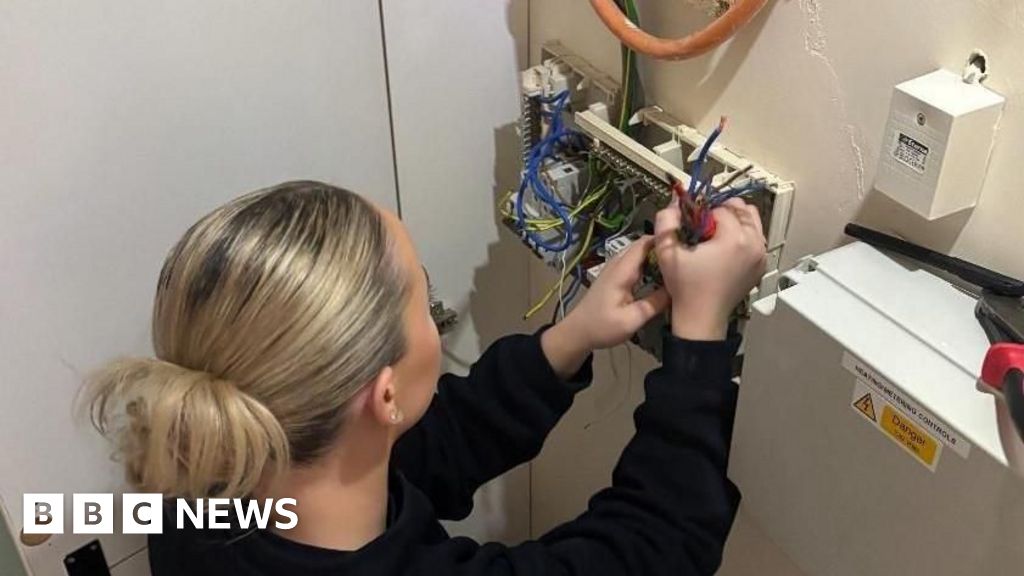 You are currently viewing Bournemouth apprentice lands ‘ideal’ placement after viral plea