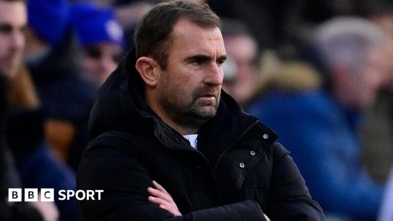 Read more about the article Paul Wotton: Torquay United boss ‘angry’ after 2-1 loss at AFC Totton