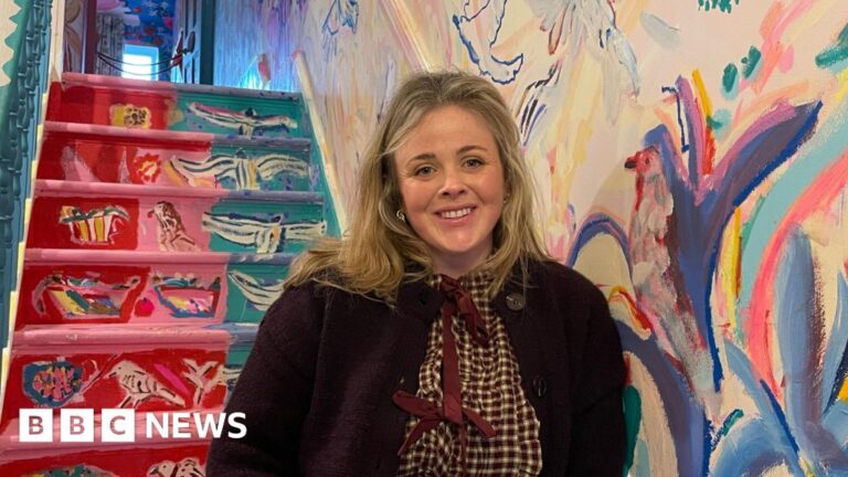 Read more about the article Devon woman transforms entire house into a work of art