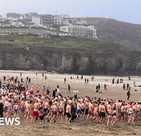 Charity issues safety advice to cold water festive swimmers