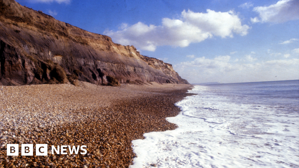 You are currently viewing Seaside councils adopt 100-year coastal risks action plan