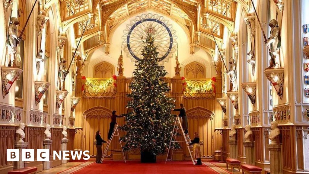 You are currently viewing South weekly quiz: How many lights on Windsor Castle's tree?