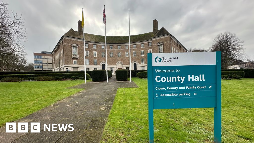 You are currently viewing Recruiting staff ‘biggest issue’ says Somerset Council boss