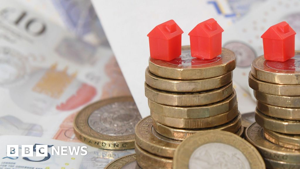 You are currently viewing Christmas funding crises mean West councils face tough choices