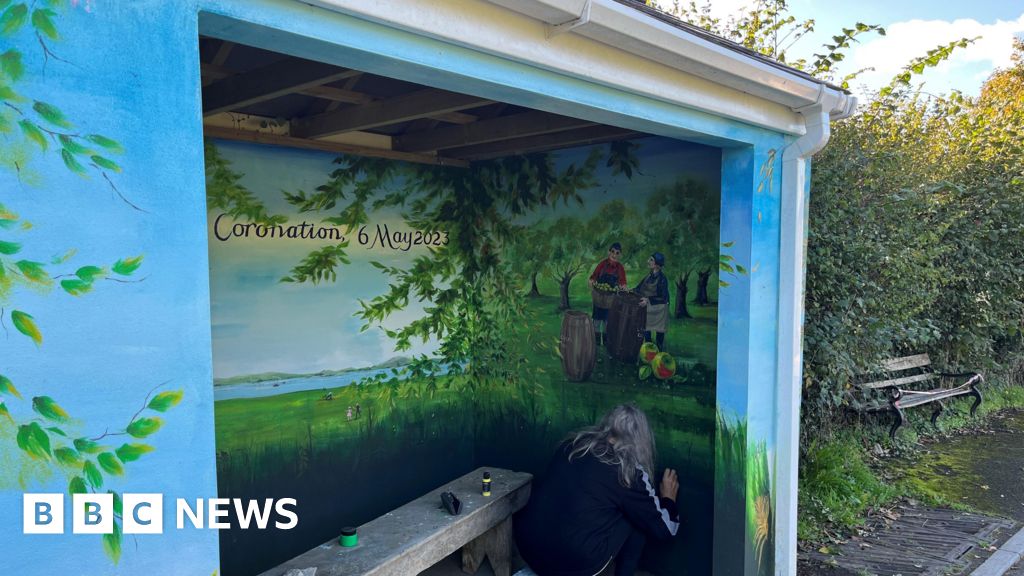 You are currently viewing Landulph bus shelter gets artistic makeover