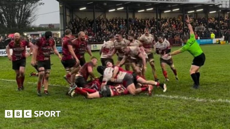 Read more about the article Camborne beat Redruth 28-18 to take Cornish derby spoils