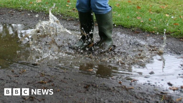 Read more about the article Disruption as rain hits the South West coast
