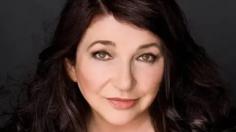 Read more about the article Kate Bush ‘heartbroken’ over friend missing at sea