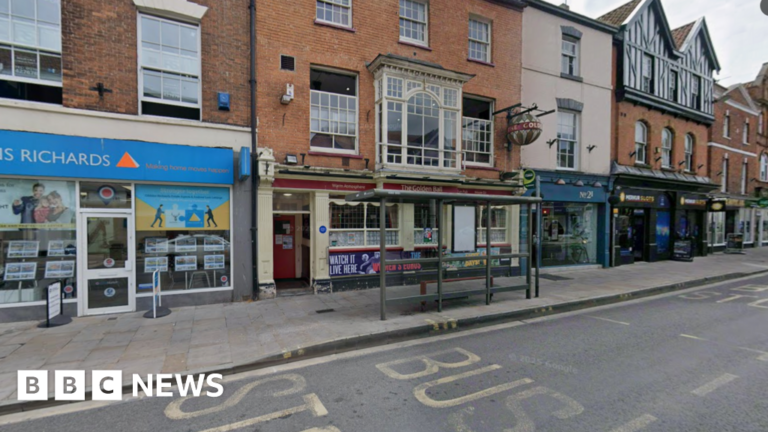 Read more about the article Man arrested after ear slashed in pub brawl in Bridgwater