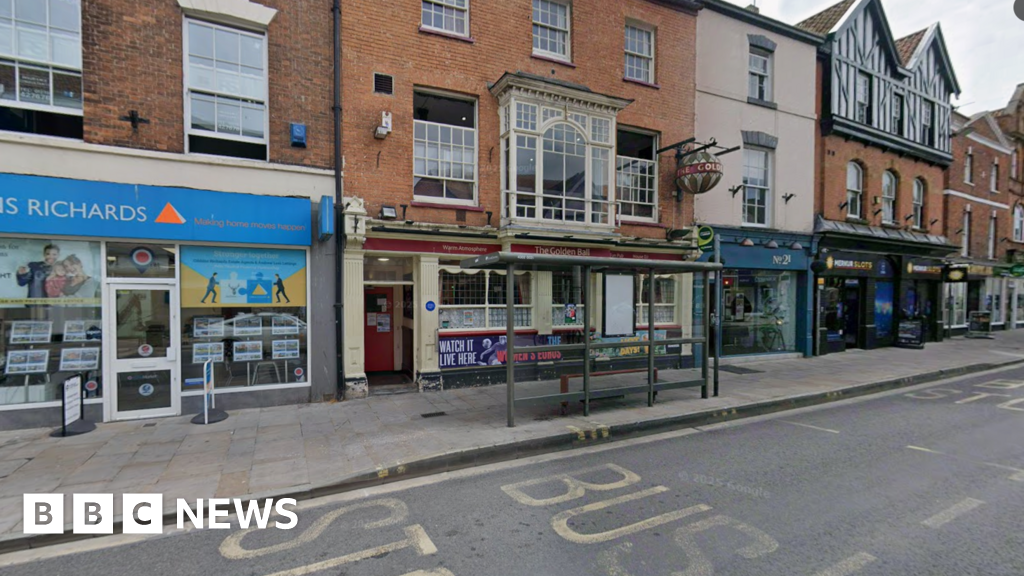 You are currently viewing Man arrested after ear slashed in pub brawl in Bridgwater