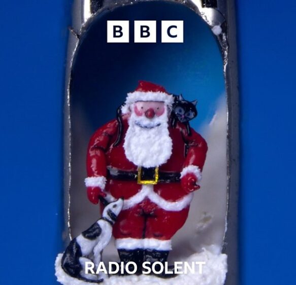 Bournemouth creator of world's smallest sculptures