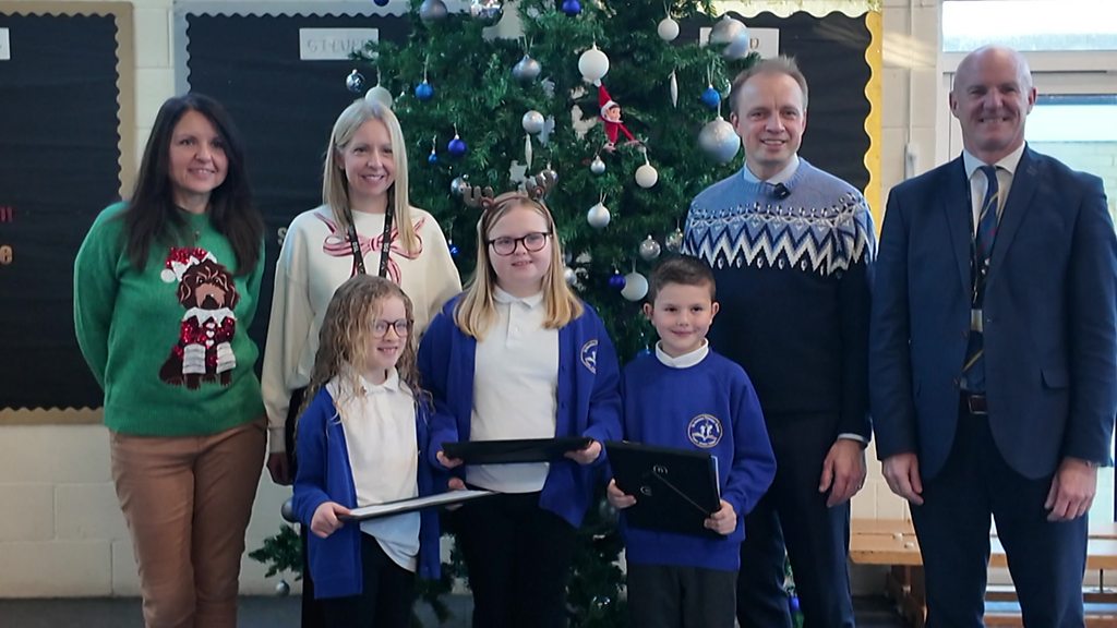 You are currently viewing Local MPs use Christmas cards to spark creativity