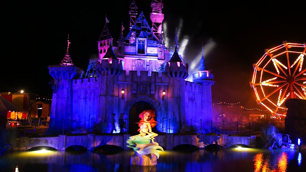 You are currently viewing Remembering Dismaland – Banksy's dystopian theme park