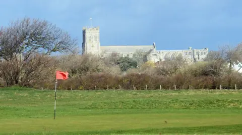 Read more about the article ‘Misunderstanding’ led to Solent Meads golf course campaign