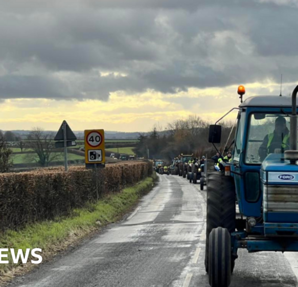 New Year’s Day tractor convoy raises money for charity