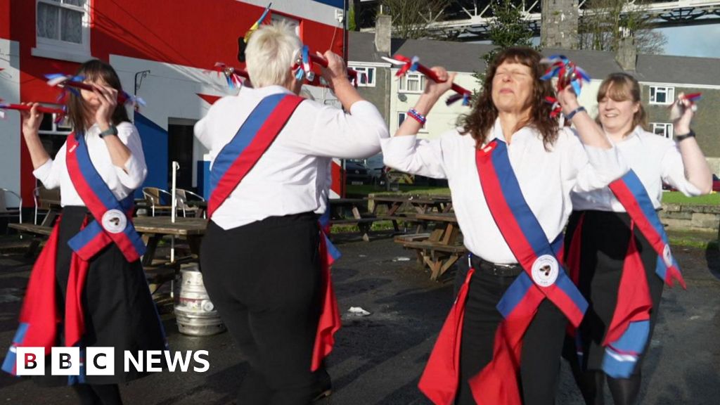 You are currently viewing Devon clog dancers appeal in bid to keep tradition alive