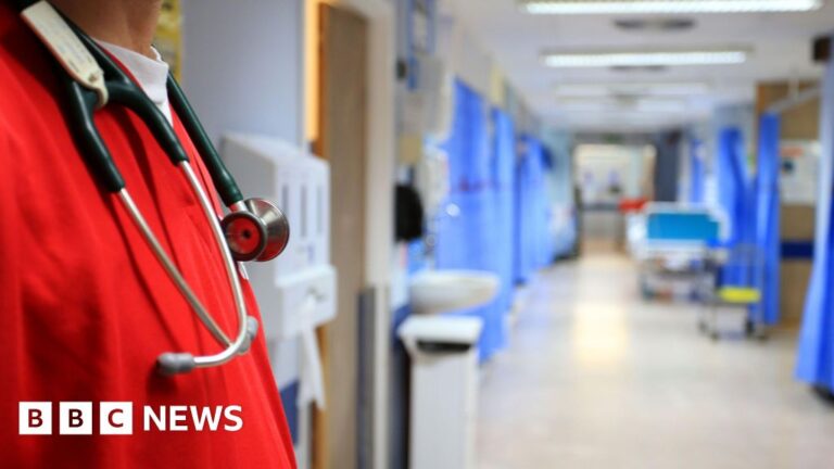 Read more about the article NHS urges people to help ease winter pressure during busiest week
