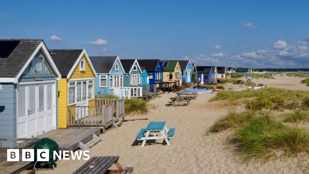 You are currently viewing BCP beach hut owners to be charged full council tax rate