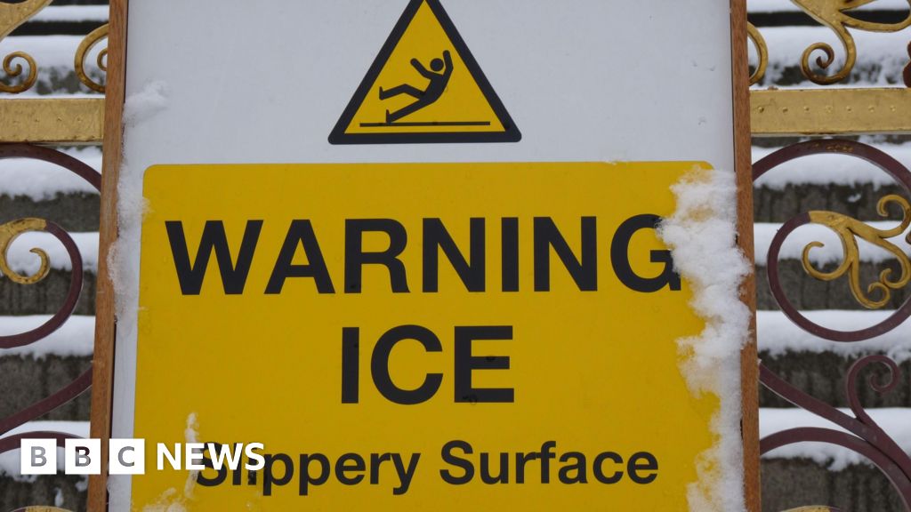 You are currently viewing Devon and Cornwall schools closed amid weather-related disruption