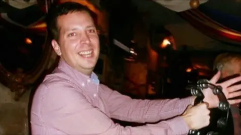 Read more about the article Paramedic ‘worried about safety’ in killer’s house in Somerset