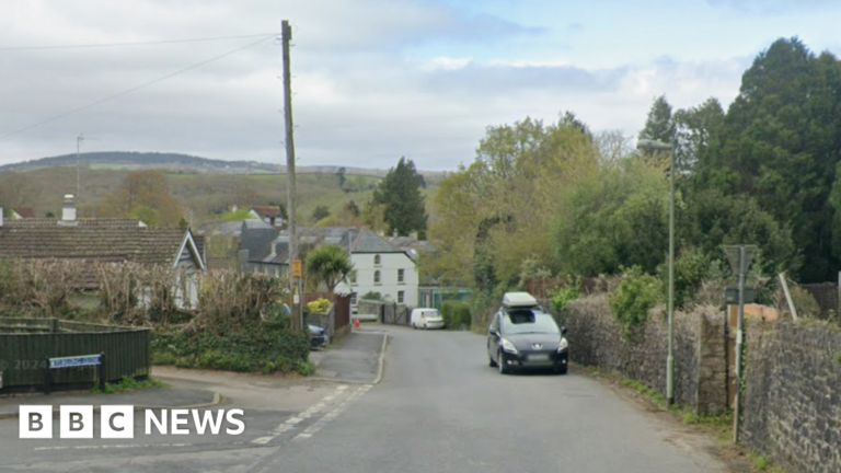 Read more about the article People evacuated after lorry crash leads to gas leak in Devon