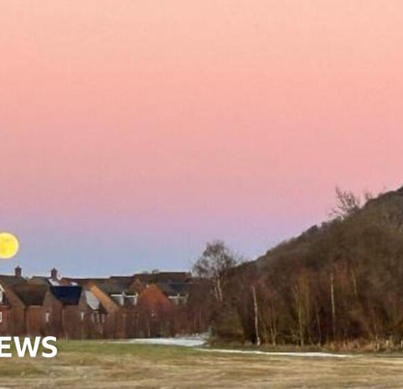 Wolf Moon lights up skies across south of England
