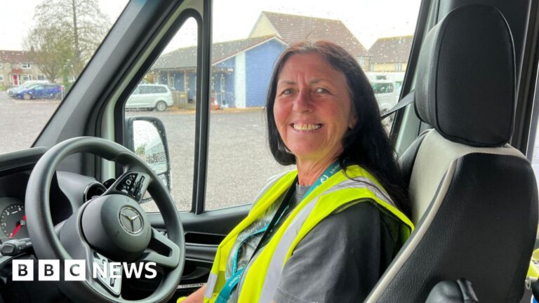 Read more about the article Somerset Slinky on-demand bus providing ‘lifeline’ for passengers