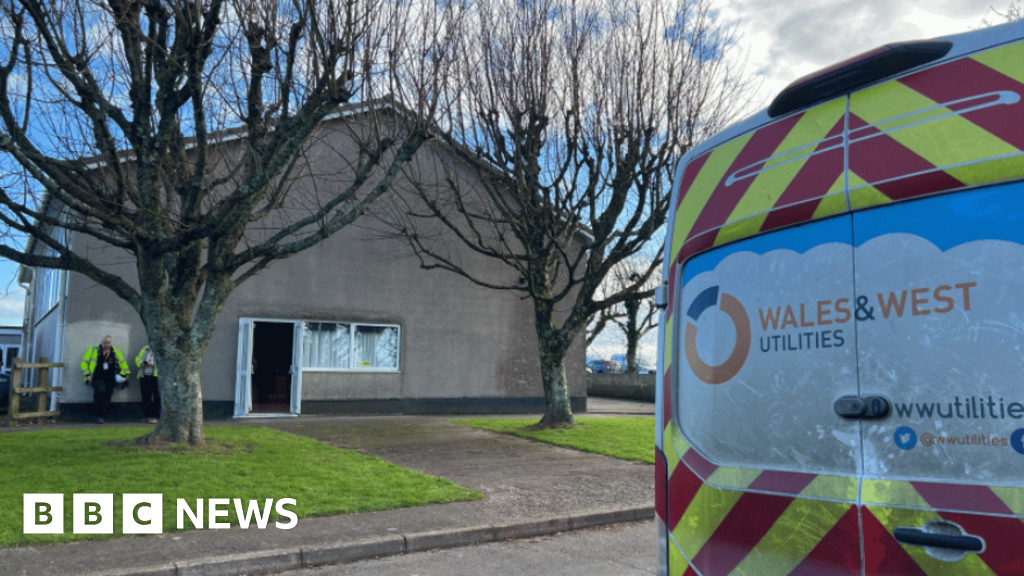 You are currently viewing Devon school shuts as gas outage continues to affect thousands