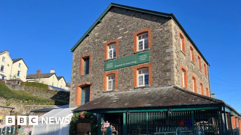 Read more about the article Lawsons family business in Tavistock to close after 34 years