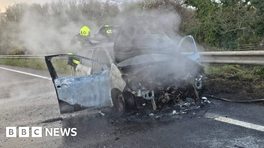 You are currently viewing Car fire sparks delays on A38 near South Brent