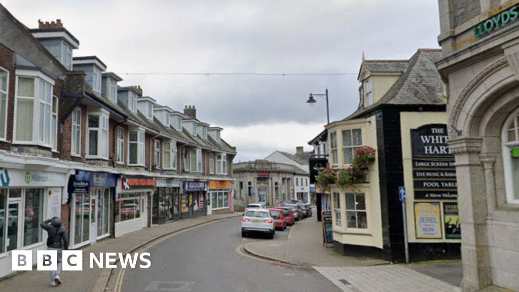 You are currently viewing Road closures and free parking as Camborne improvements begin