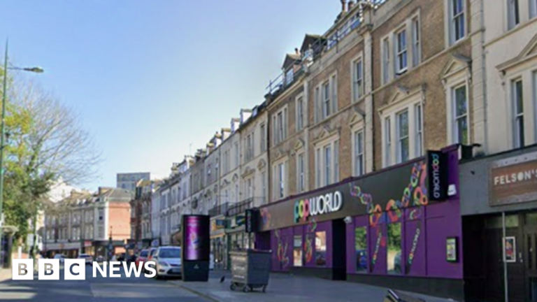 Read more about the article E-scooter rider seriously injured in Bournemouth crash