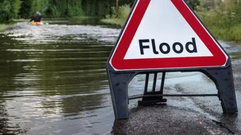 Read more about the article Flood warnings across south of England as river levels rise