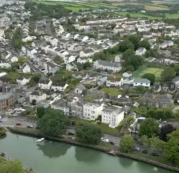 Gas outage hits Devon towns after mains pipe damage