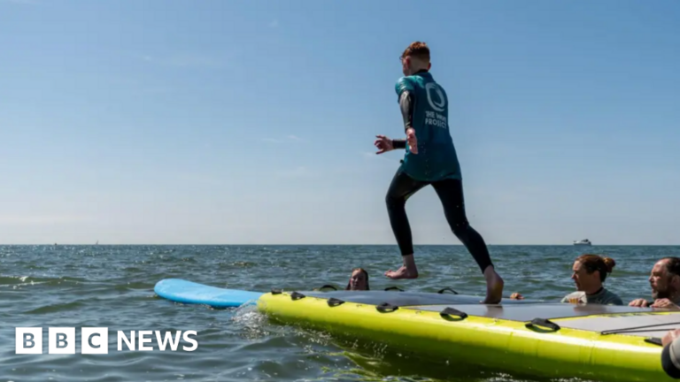 Read more about the article Surf therapy charity begun in Cornwall hails record year of help